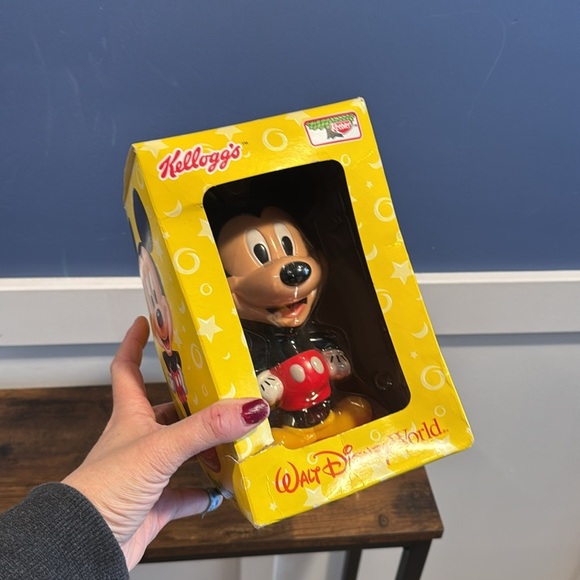 2002 Walt Disney World Resort Mickey Mouse Bobblehead Kellogs 8" Figure … - Picture 2 of 7